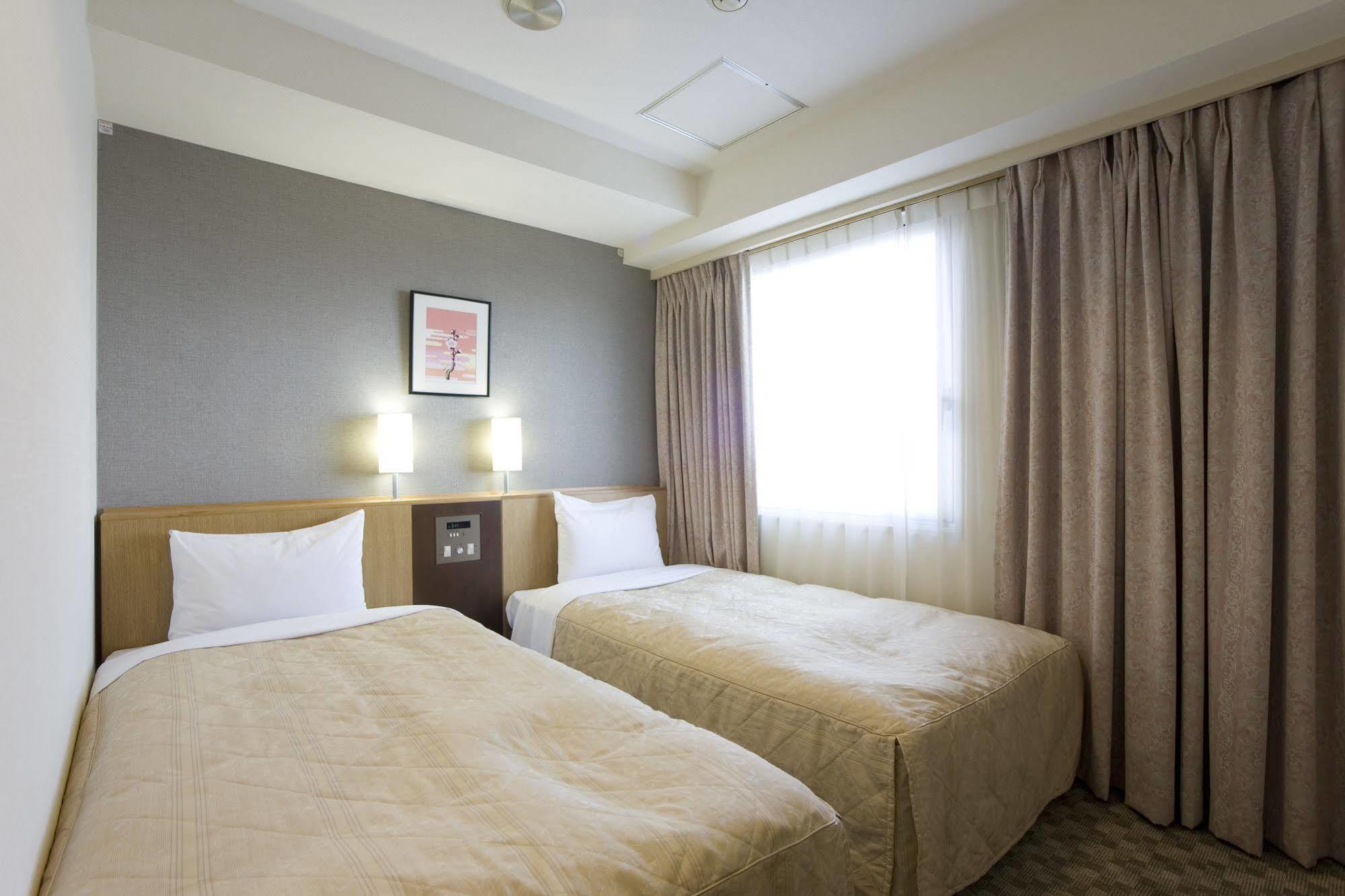 Unizo Inn Tokyo Asakusa Exteriör bild
