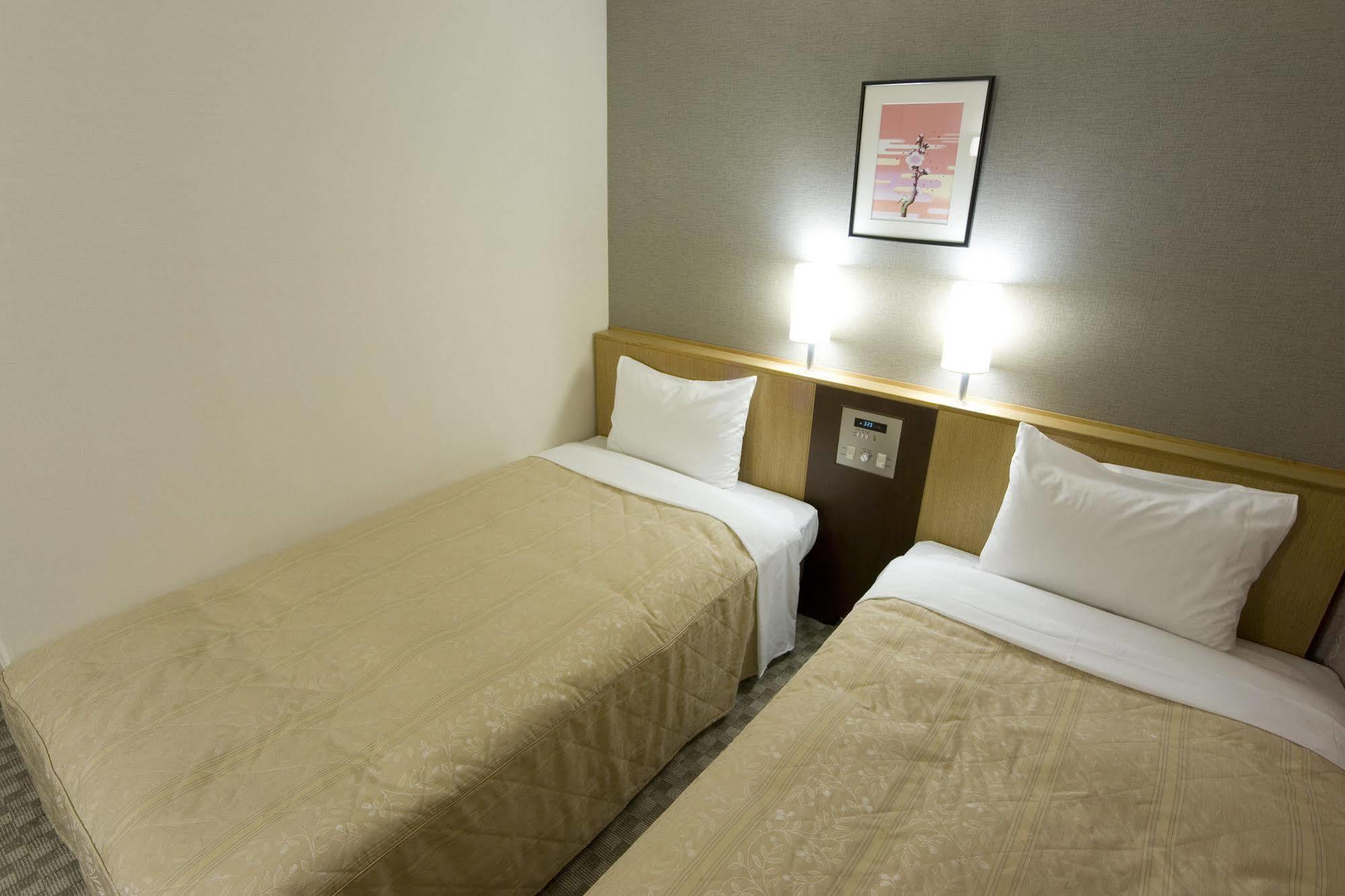 Unizo Inn Tokyo Asakusa Exteriör bild